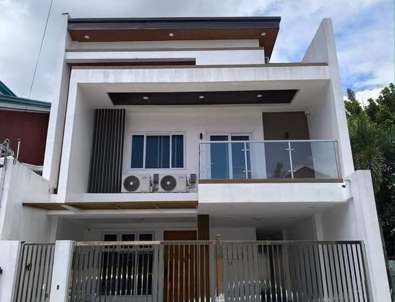 SPACIOUS HOUSE AND LOT FOR SALE IN GREENWOODS EXE VILLAGE CAINTA RIZAL