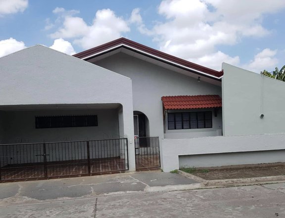 FOR SALE CLASSIC BUNGALOW HOUSE IN ANGELES CITY NEAR KOREAN TOWN AND CLARK