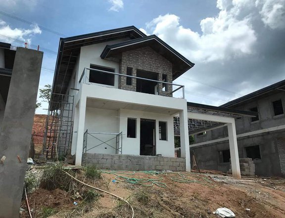 FOR SALE HOUSE AND LOT PHASE IN HIDDEN POND SUNVALLEY ANTIPOLO RIZAL