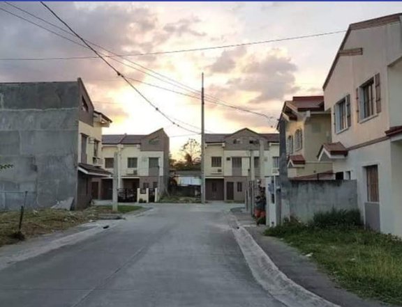 Foreclosed 2-bedroom Single Attached House For Sale in Rodriguez Montalban Rizal