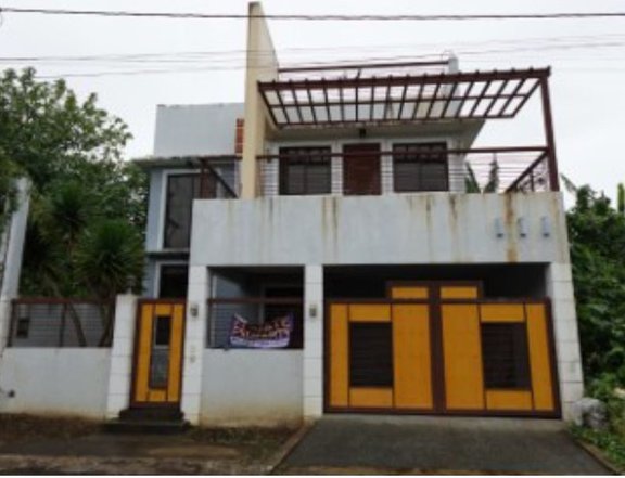 Foreclosed 4-bedroom Single Attached House For Sale in Arandia Residences San Pablo Laguna