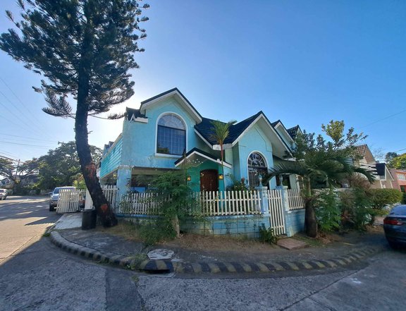 Furnished 5BR Corner House with Jacuzzi & 2-Car Garage in La Mirea, San Pedro Laguna  206 SQM