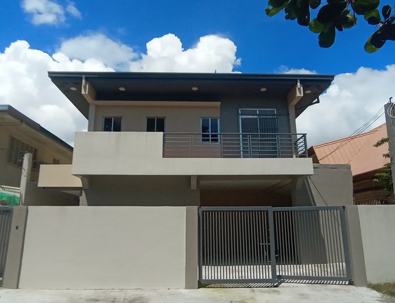 For Sale: 2-Storey House at Villa Mendoza Subdivision Paranaque