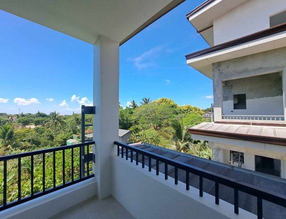 2BR Condo Unit for Sale in Leisure Suites, Tagaytay - with mezzanine!
