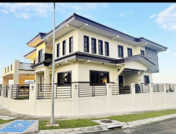 House and lot at Southforbes nearby Tagaytay City