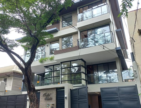 5-bedroom Duplex House For Sale in Quezon City near Crame and EDSA