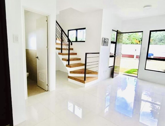 FREE SOLAR PANEL PRESELLING TOWNHOUSE IN SAN JOSE BATANGAS