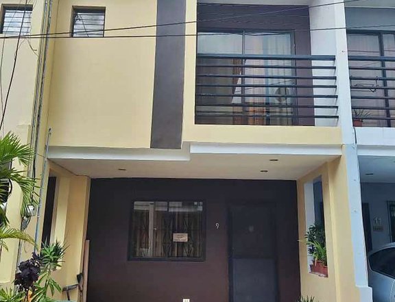 Semi-furnished 3-bedrooms Townhouse & Lot in Banawa-Guadalupe, Cebu City