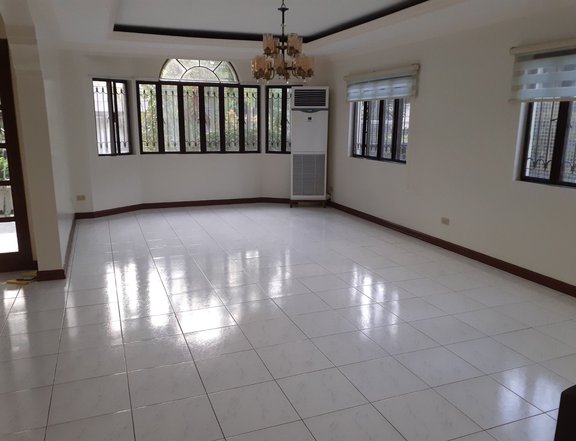 Well Maintain house in Ayala Alabang For Rent/Lease