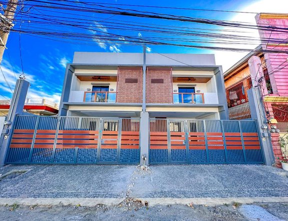 5 minutes Drive to LRT Las Pinas Station, Brand new 3 Storey Duplex House in Las Pinas City