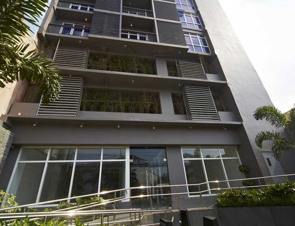 AFFORDABLE 1 BEDROOM CONDO IN MAKATI ALONG GIL PUYAT AVENUE