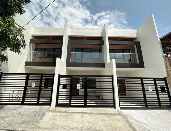 Townhouse For Sale in Talon 5, Las Pinas