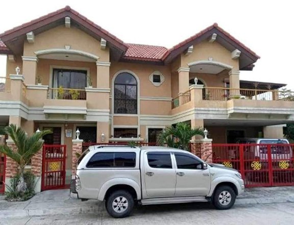 Corner lot House for Sale in Vita Toscana Molino Blvd Bacoor Cavite