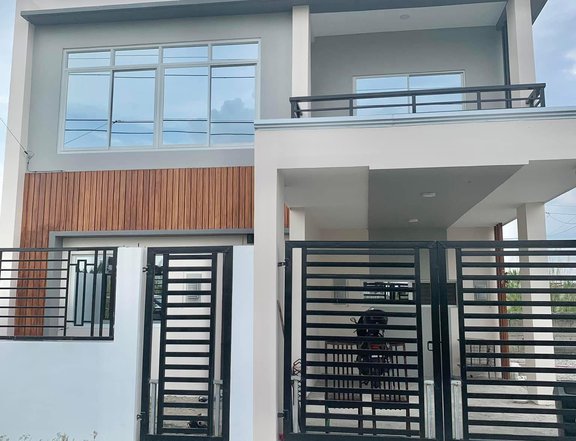 FOR SALE PREOWNED 2-STOREY HOUSE IN PAMPANGA