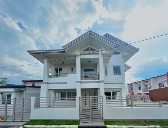 6-bedroom House with Apartment For Sale San Pablo Laguna