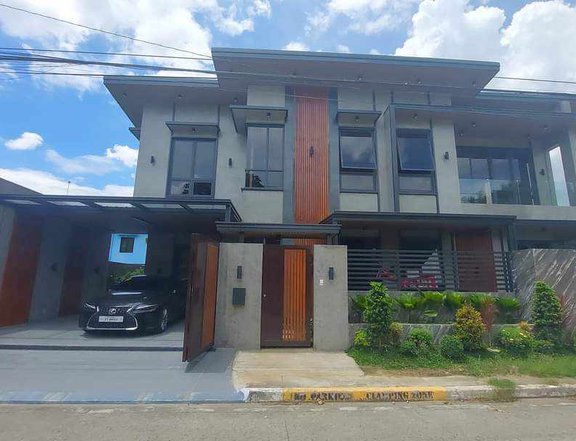 Elegant House and Lot  in Taytay