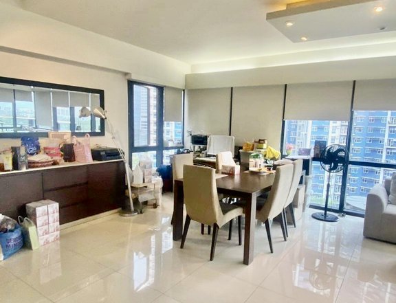 Rush Sale 2 Bedroom Executive Unit at Arya Residences McKinley Parkway