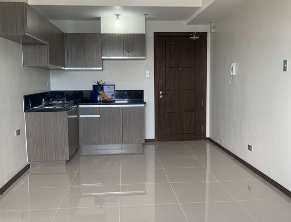 2BR Seaview Condo for SALE in Galleria Residences, Cebu City