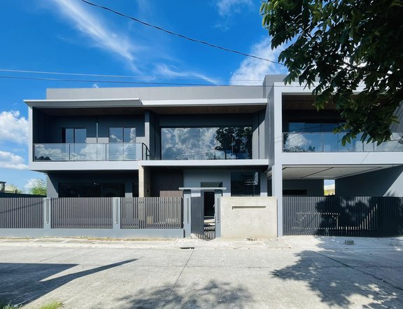 SOPHISTICATED TWO-STOREY MODERN HOUSE IN PAMPANGA NEAR NLEX