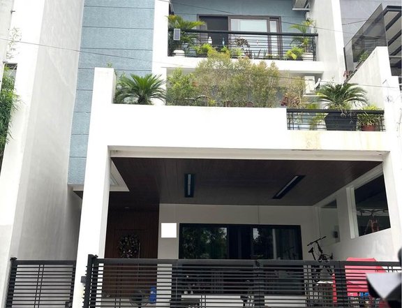 For Sale Seven bedroom @ Congressional Avenue Townhouse