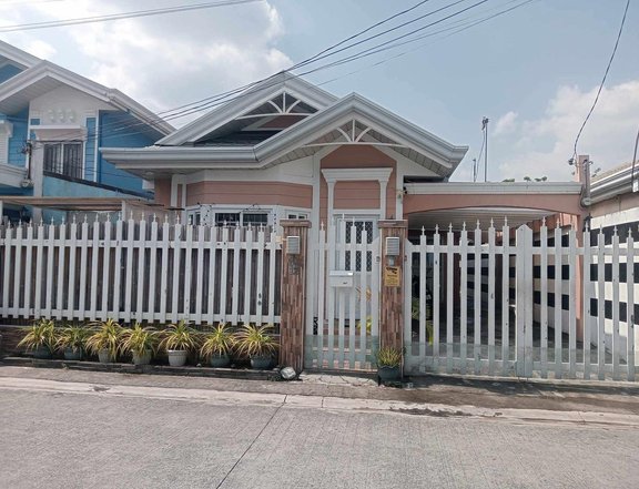 FOR BUNGALOW HOUSE AND LOT WITH DIPPING POOL READY FOR  AIRBNB NEAR CLARK