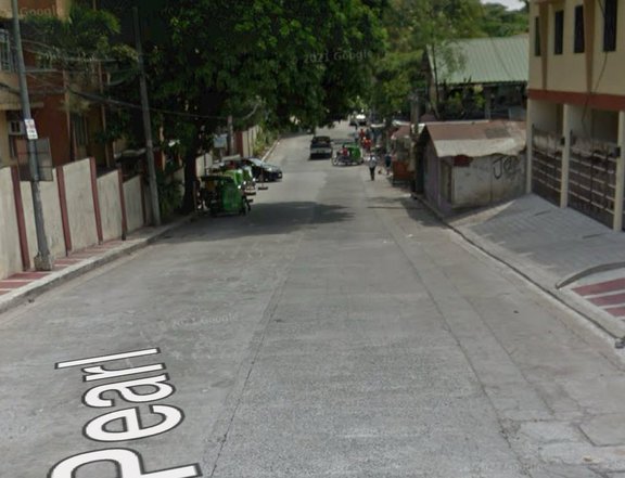 For sale   Bungalow  400 sq m House and Lot  Fairview, Quezon City.