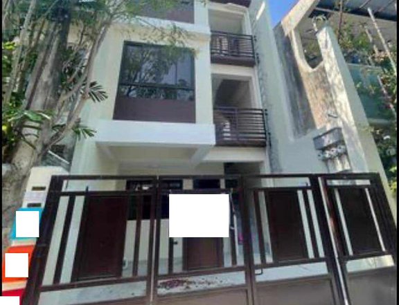 For Sale Five Bedroom @ Betterliving Townhouse Paranaque