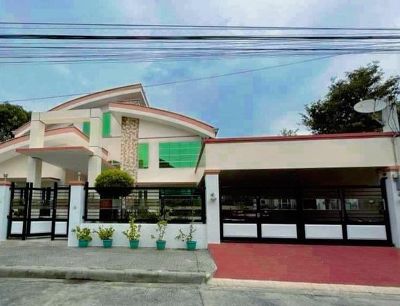 5-bedroom Single Detached House with pool For Sale in Hacienda Royal Subd. San Fernando  Pampanga