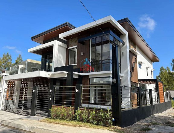 Newly Built and Luxurious Single Detached House in Tagaytay