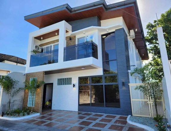 FOR SALE MODERN CONTEMPORARY HOME WITH POOL IN ANGELES CITY NEAR CLARK