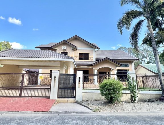 FOR SALE WELL-MAINTAINED 2-STOREY HOUSE IN ANGELES CITY  NEAR FRIENDSHIP HWAY AND CLARK