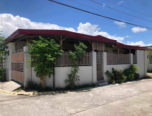 FOR SALE PRE OWNED BUNGALOW CORNER HOUSE IN FIESTA COMMUNITIES PORAC PAMPANGA NEAR ROCKWELL NEPO