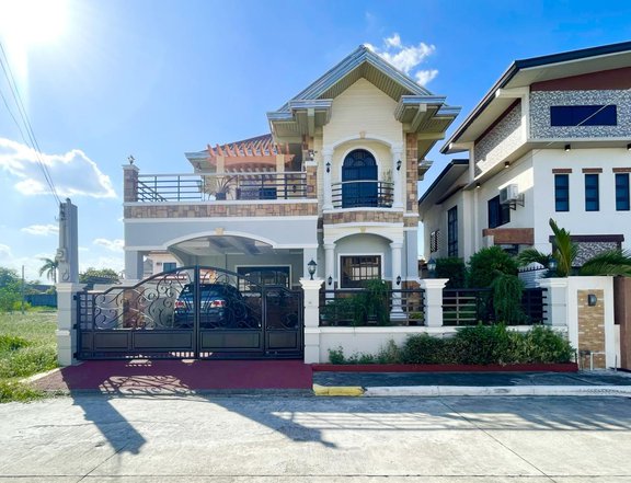 PRE-OWNED TWO STOREY WELL MAINTAINED CLASSIC HOUSE IN PAMPANGA