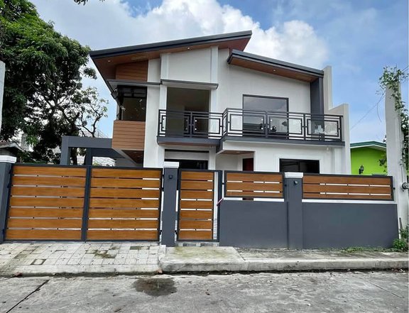 Brand new House for Sale in Meadowood Exec Village Bacoor Cavite
