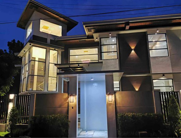 403.80 sqm FULLY FURNISHED House and Lot FOR SALE in Quezon City