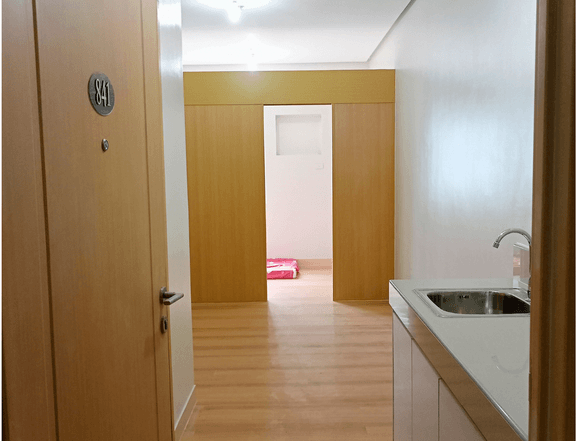 Semi Furnished 1Bedroom unit For Lease At SMDC Trees Residences