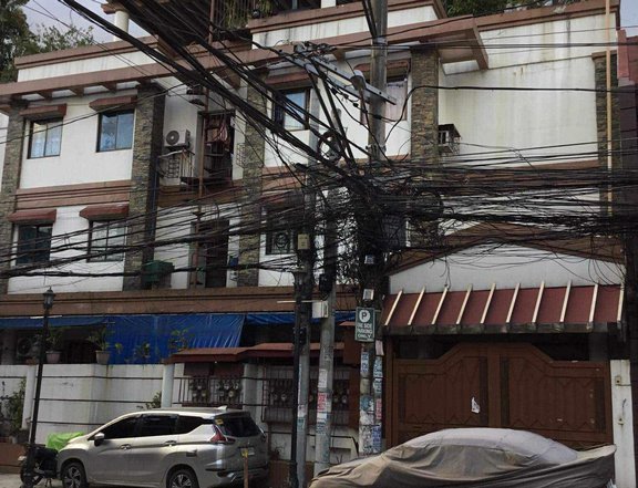 FOR SALE COMMERCIAL BUILDING WITH AN OPERATIONAL BUSINESS IN QUEZON CITY