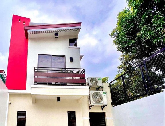 RUSH SALE! 4BR HOUSE and LOT for SALE in Las Pinas near SM Southmall