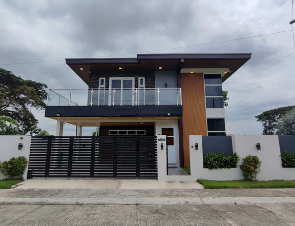 FOR SALE ALMOST NEW MODERN CONTEMPORARY HOME NEAR GLOBAL PLAZA AND S&R IN PAMPANGA