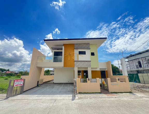 Semi-Furnished 5-bedroom Single Attached With Jacuzzi House For Sale in Imus Cavite