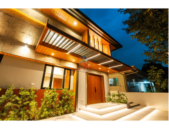 Premium 5-bedroom 8 Parking Lot House For Sale in Quezon City
