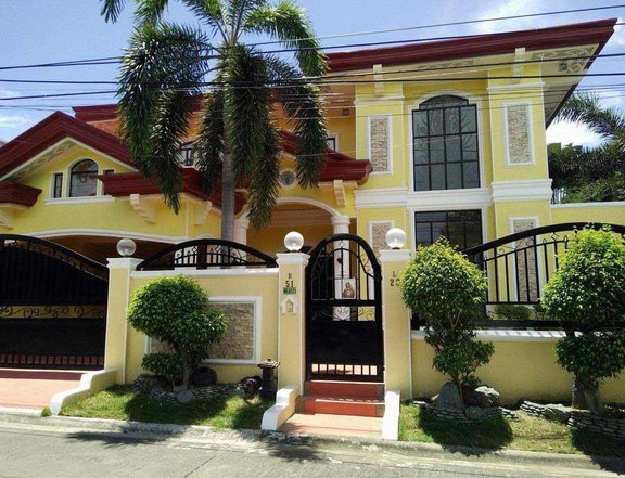 Italia 500 BF Resort Village, Las Pinas City | 420sqm, 2-Storey House and Lot for Sale