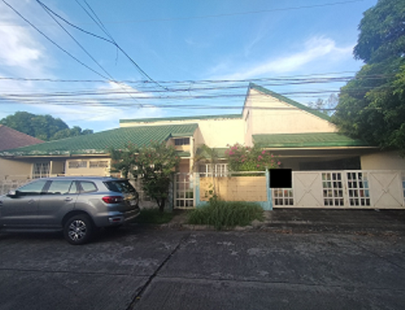 560sqm Bungalow for Sale in BF Homes Paranaque City