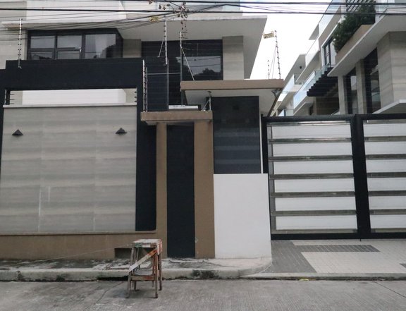 Spacious House and Lot for Sale in New Manila PH2124