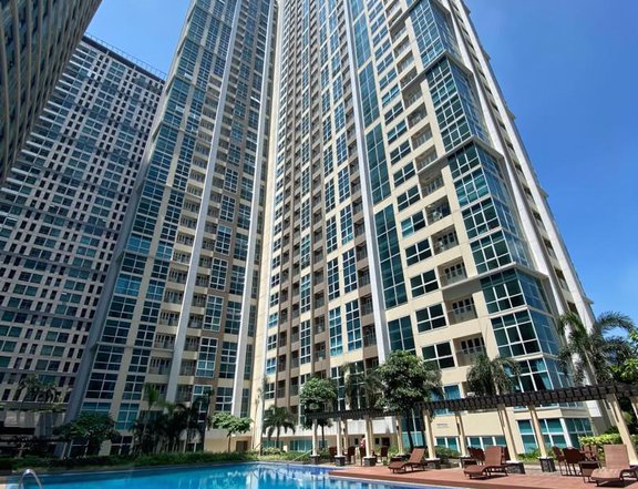 FOR SALE 2 BR CONDOMINIUM UNIT IN BONIFACIO GLOBAL CITY BESIDE GRAND HYATT HOTEL