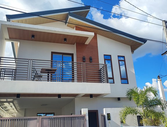 FOR SALE MODERN PRE-OWNED HOUSE IN PAMPANGA