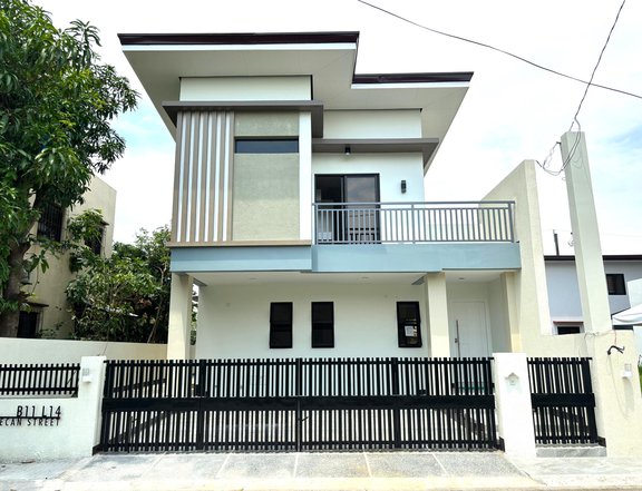 4-bedroom Single Attached House For Sale in Imus Cavite