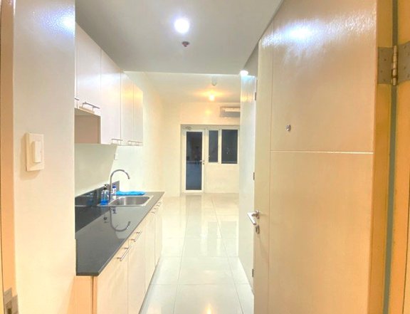 Condo Unit For Rent - 7th Floor at Blue Residences