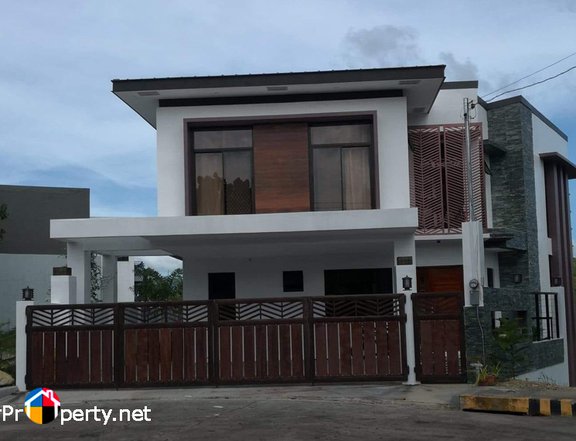 5-bedroom Single Detached House For Sale in Consolacion Cebu
