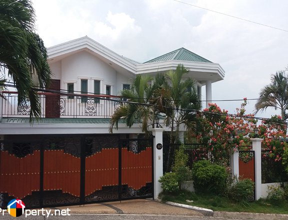 HOUSE AND LOT WITH OVERLOOKING VIEW IN CEBU CITY